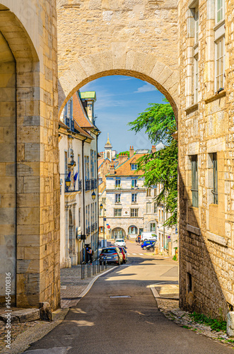 Obraz na płótnie Porte Noire Black Gate Roman triumphal arch in Besancon old town centre ville, La boucle de Besançon city historic centre with medieval buildings in summer day, Bourgogne-Franche-Comte region, France w salonie