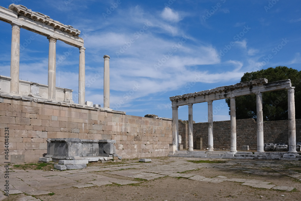 Fototapeta premium Bergama Acropolis Ancient City, Theater, Zeus Altar