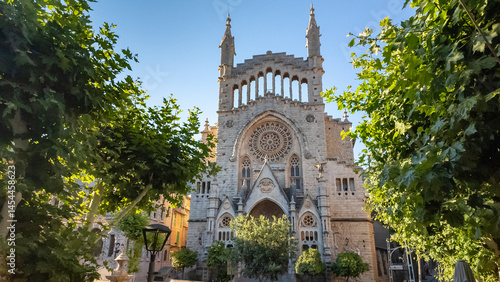 Obraz na płótnie Esglesia de Sant Bartomeu de Soller church in Soller, Mallorca, Balearic islands, Spain. w salonie