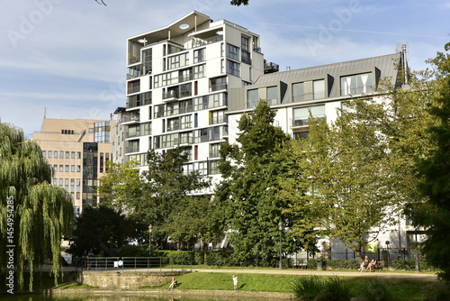 Immeuble d'habitation récent près du parc Léopold à Bruxelles 