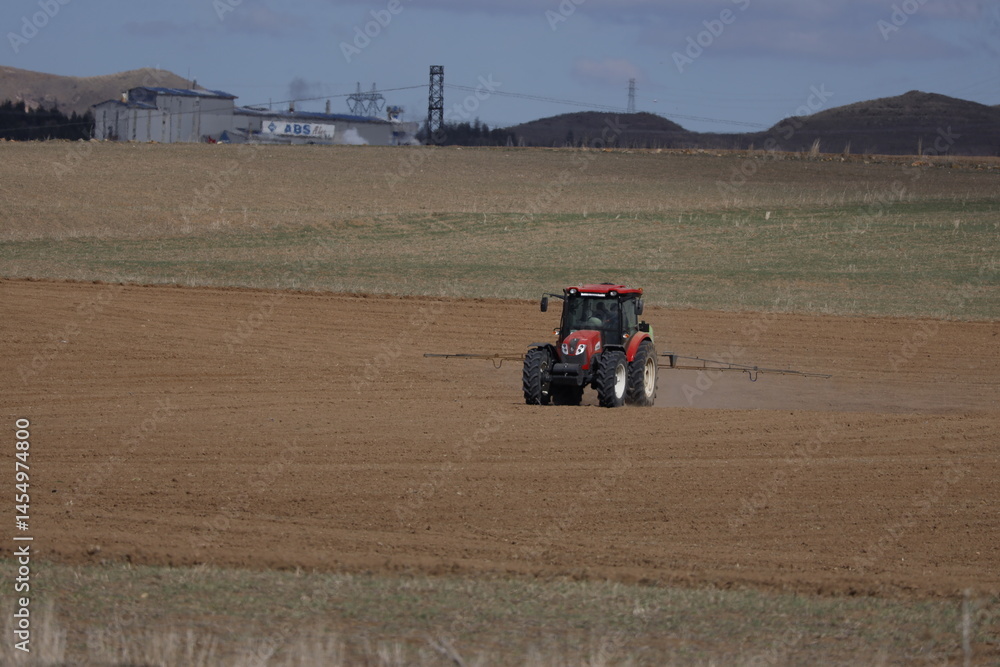 Obraz premium Farm, field, agriculture, tractor, farm, landscape, nature, rural, sky, crop, harvesting, combine, green, fields, farming, grass, agricultural, farmer, land, machinery, summer, harvest, equipment, wor