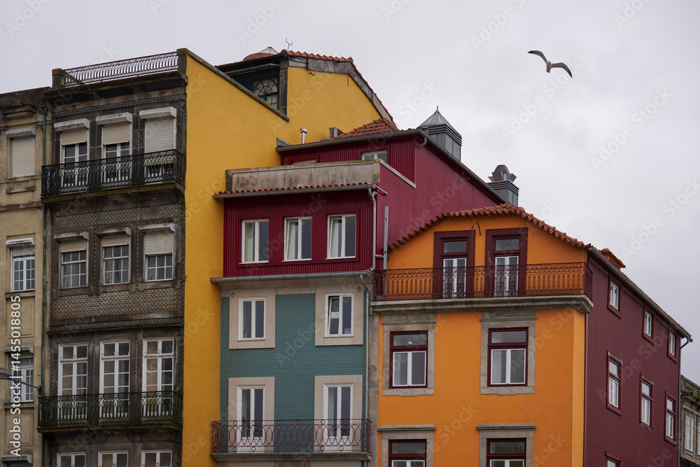 Obraz premium Colorful European Architecture Vibrant Buildings Cityscape Old Town Facades Portugal Windows