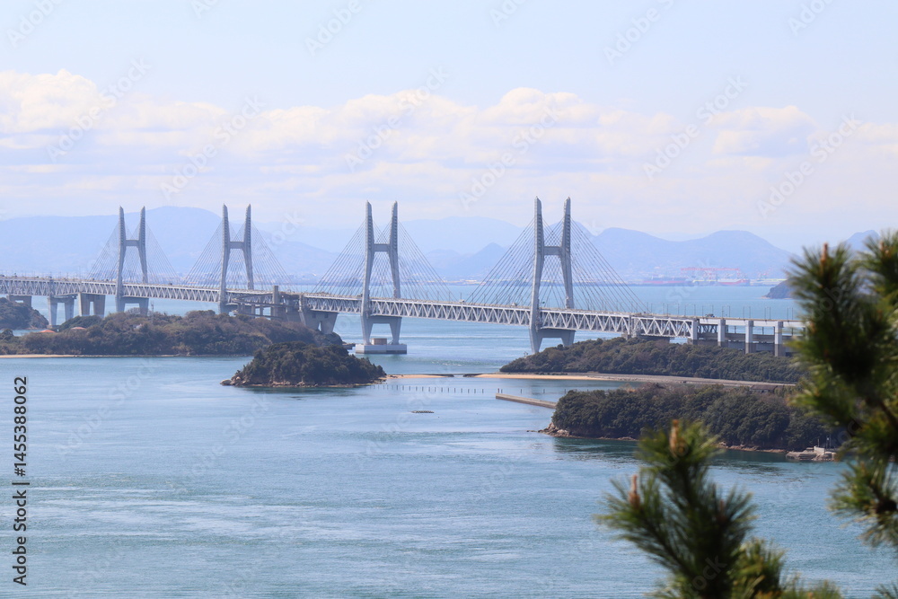 Naklejka premium 春の瀬戸大橋と青空