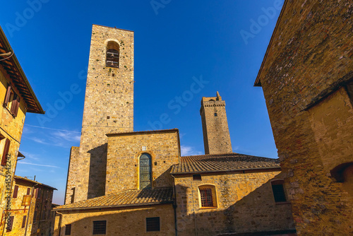 Obraz na płótnie San Gimignano, Tuscany, Italy old towers in typical Tuscan medieval town, popular tourist destination w salonie