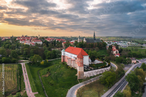 Obraz na płótnie Summer skyline cityscape of Sandomierz, Świętokrzyskie, Poland. Wide panoramic aerial view at sunset w salonie