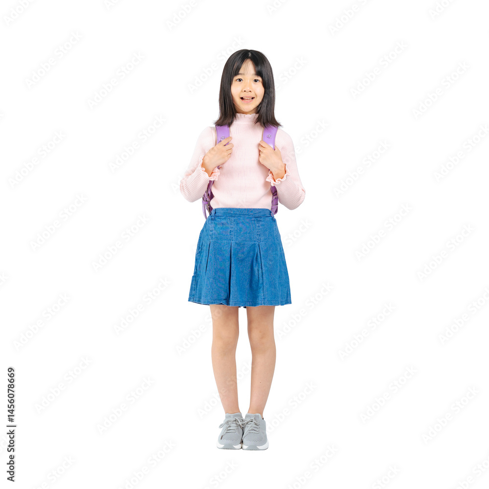 Fototapeta premium ランドセルを背負った小学生の女の子 手作業で精密に切り抜いた背景透過全身写真PNG
