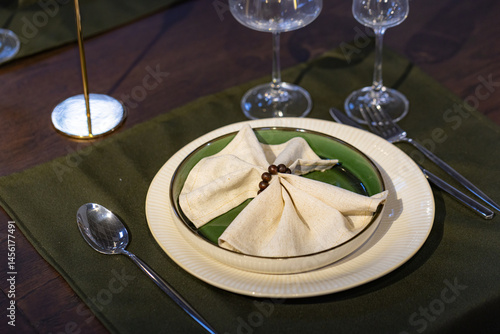 Obraz na płótnie Closeup of home table setting w salonie
