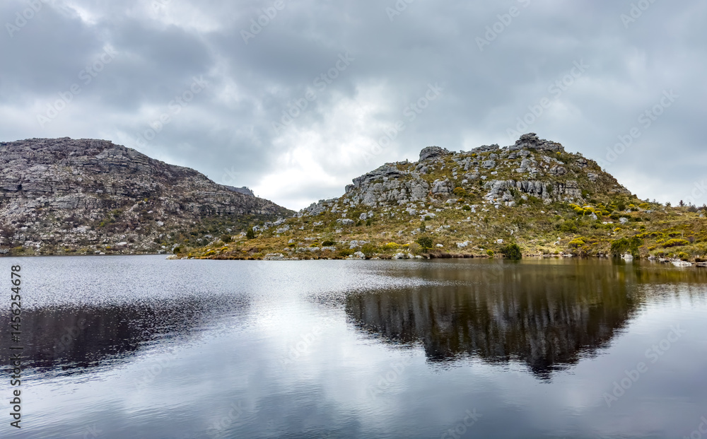 Fototapeta premium reservoir dam on top of Cape Town rugged mountains