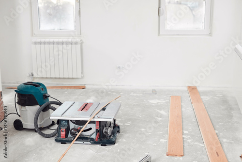 Obraz na płótnie Assembling new laminate hardwood floor. w salonie