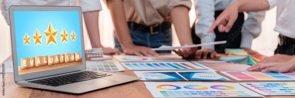 Obraz premium Customer satisfaction and evaluation analysis on brisk software computer for marketing strategy planning