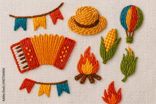 Elementos juninos bordados com fio colorido sobre tecido cru