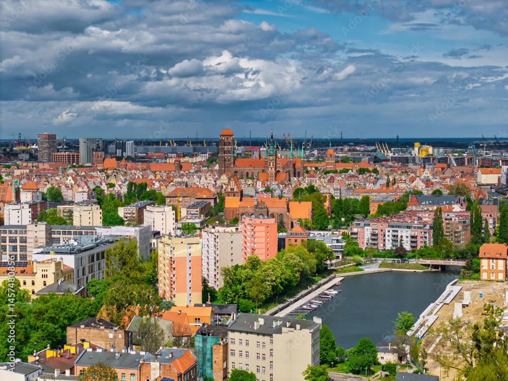 Obraz premium Aerial landscape of the Main Town of Gdansk by the Motlawa river, Poland.