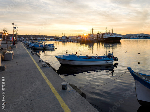Obraz na płótnie Sunset view of the port of Sozopol, Bulgaria w salonie