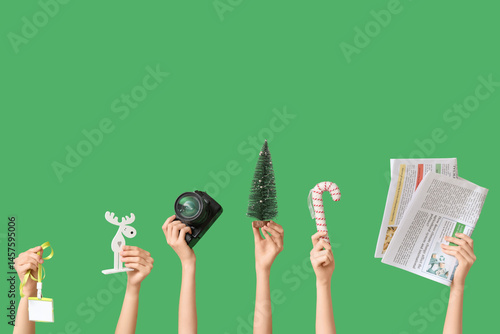 Journalist's female hands w...