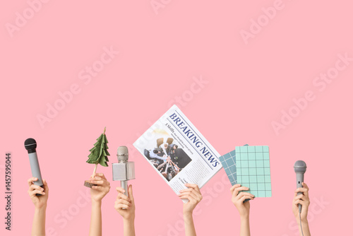 Journalist's female hands w...