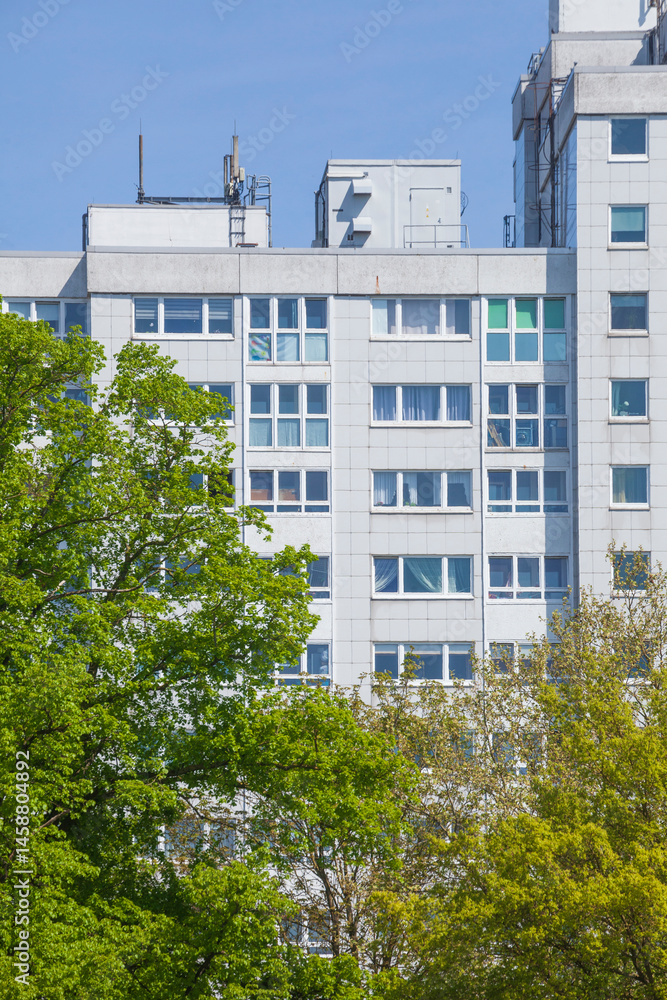 Hochhaus Grohner Düne im Frühling, Bremen-Nord, Bremen, Deutschland