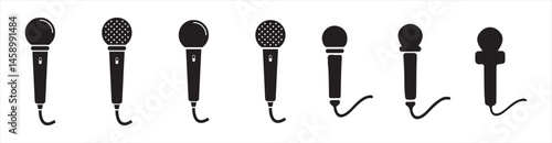 Microphone icon set. Radio mic icon on white background. Simple element illustration from a hardware concept. Microphone Icon. Mic sign. Vector illustration eps 10