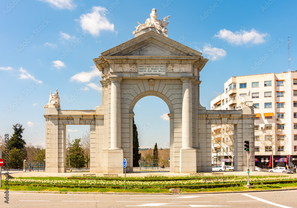 Obraz premium Puerta de San Vicente gate in Madrid, Spain