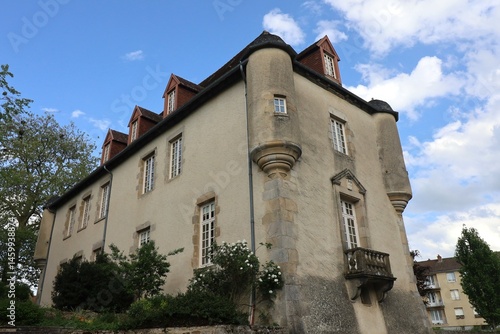 Obraz na płótnie La mairie, vue de l'extérieur, village de Bellac, département de la Haute-Vienne, France w salonie