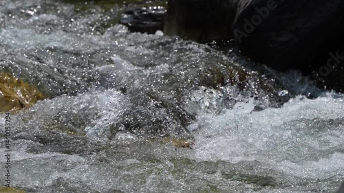 Wallpaper Mural water flowing into the water Torontodigital.ca