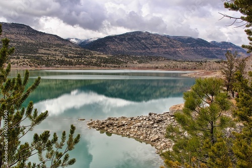 Fotografía Mid Spring at Joe's Valley Reservoir in the Manti-La Sal National Forest in Utah