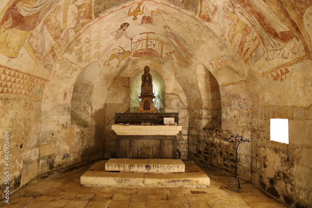 Crypte médiévale de l'église Notre-Dame, ville de Gargilesse-Dampierre, département de l'Indre, France