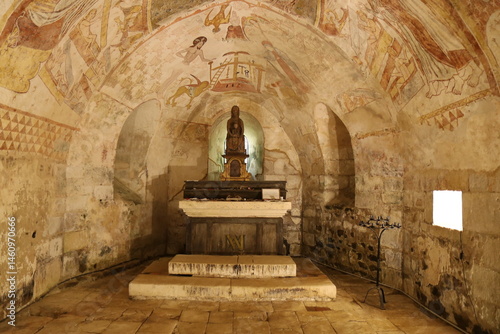 Obraz na płótnie Crypte médiévale de l'église Notre-Dame, ville de Gargilesse-Dampierre, département de l'Indre, France w salonie