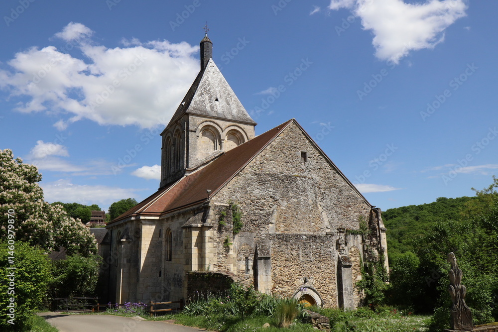 Fototapeta premium Eglise Notre-Dame, église romane, ville de Gargilesse-Dampierre, département de l'Indre, France