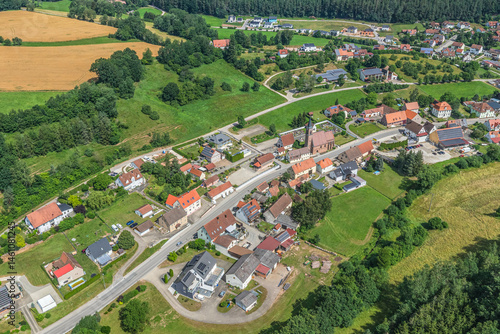 Obraz na płótnie Die ländliche Region um Obererlbach im Erlbachtal im Kreis Weißenburg-Gunzenhausen von oben w salonie