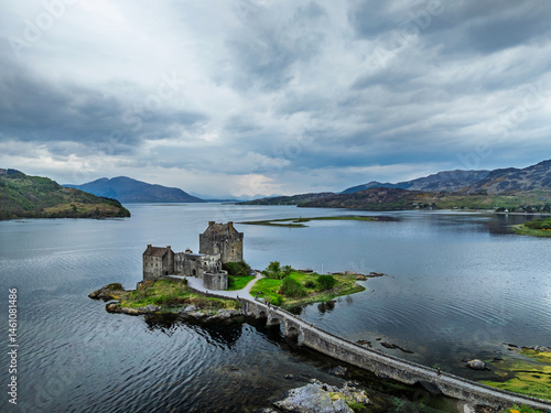 Obraz na płótnie Eilean Donan Castle and Loch Duich from a drone, Isle of Skye, Highlands, Scotland, England w salonie