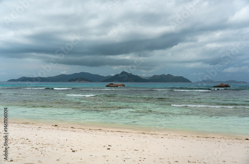 Obraz na płótnie Anse Severe beach on La Digue island offers crystal clear waters, white sand w salonie