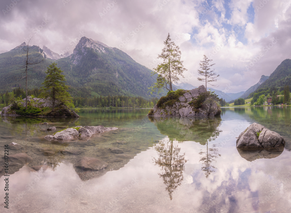 Obraz premium View of Hintersee lake in Berchtesgaden National Park Bavarian Alps, Germany