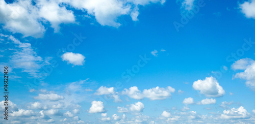 Obraz na płótnie blue sky background with tiny clouds w salonie
