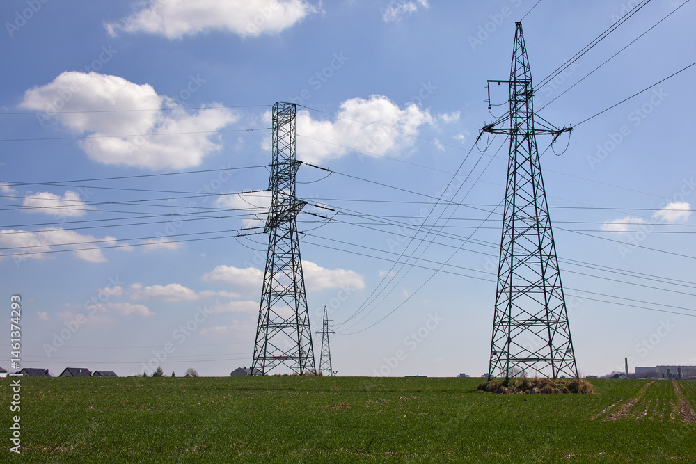 Słupy energetyczne – linia wysokiego napięcia