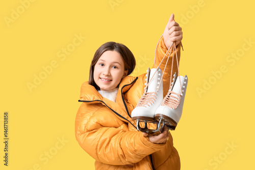 Cute little girl in winter ...