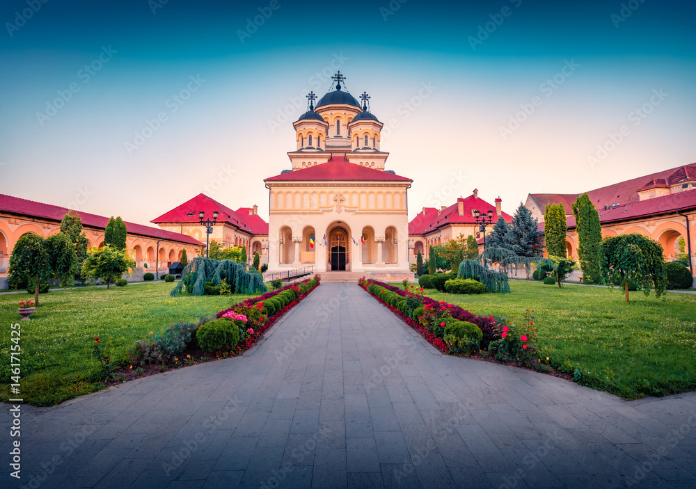 Obraz premium Astonishing morning view of Reunification Cathedral, Fortified churches inside Alba Carolina Fortress. Picturesque summer sunset inTransylvania, Alba Iulia city, Romania. 