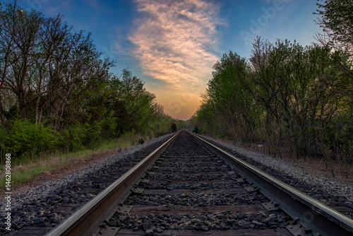 Obraz na płótnie railroad tracks in the morning. railway in early morning w salonie
