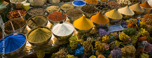 Obraz na płótnie Colorful spices at the bazaar in the old city in Egypt w salonie