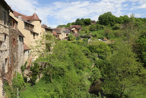 Obraz na płótnie Vue d'ensemble du village, ville de Gargilesse-Dampierre, département de l'Indre, France w salonie