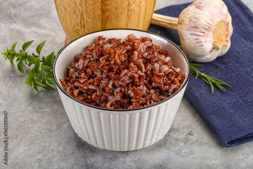 Red steamed rubine rice garnish