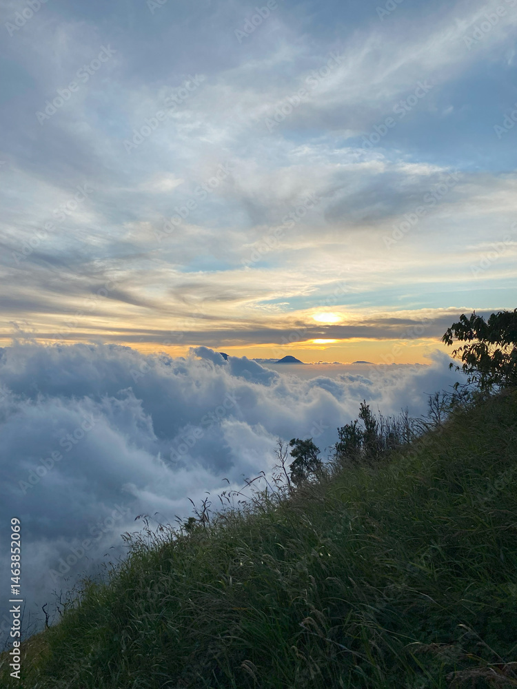 Obraz premium Mount Merapi Morning View from Mount Merbabu – Scenic Volcanic Landscape in Indonesia