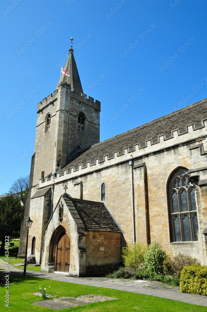 Naklejka premium Old church on a street in an English town