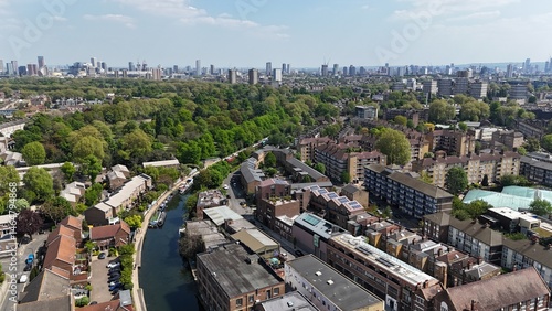 Obraz na plátně Water front housing