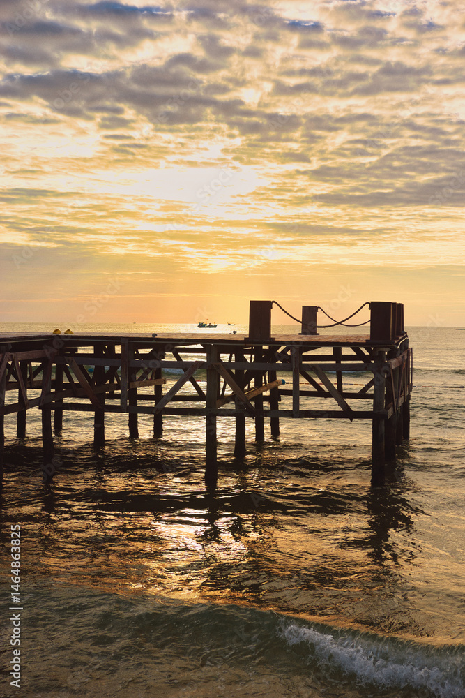 Obraz premium Sonasea Beach, Phu Quoc, Vietnam - November 26th 2024: Coastal Resort Scenery of Phu Quoc Island in Vietnam. A Tropical Tourism Destination for Summer Vacation in Southeast Asia. On a beautiful sunset
