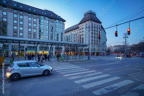 Kàlvin Tér district , public transport station