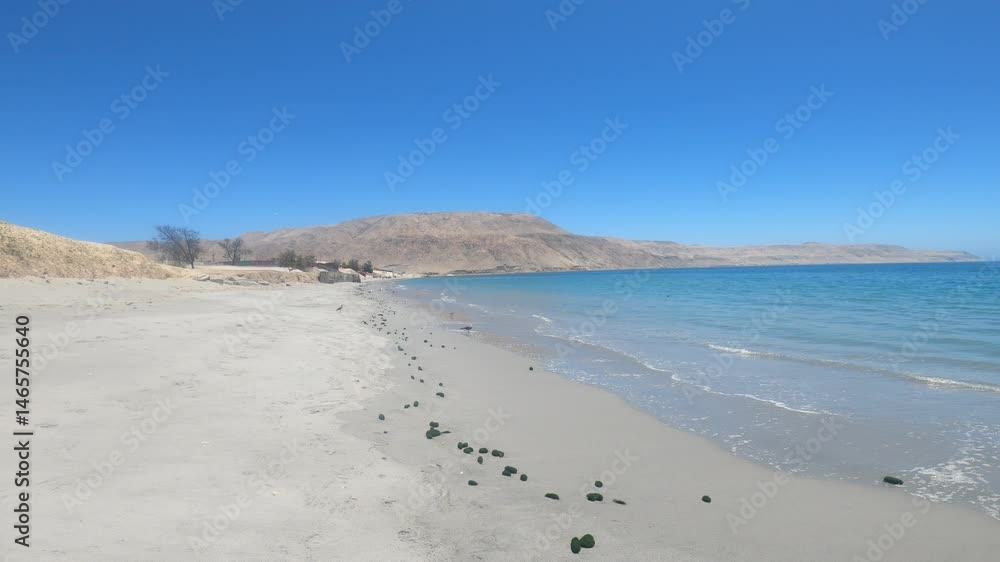 playa desierta oceano pacifico playa desierta oceano pacifico