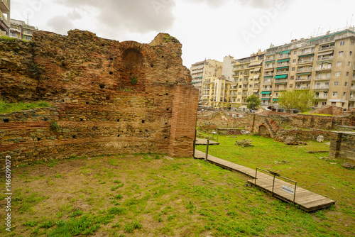Fototapeta Naklejka Na Ścianę i Meble -  Gounari pedestrian street in Thessaloniki