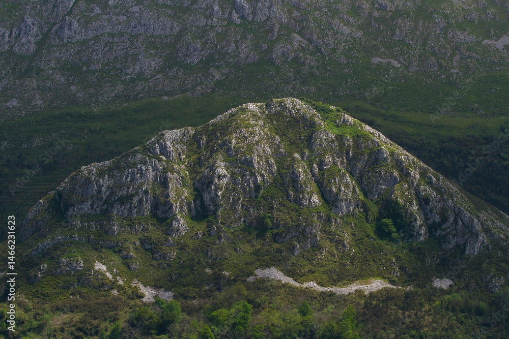 Obraz premium Mountains of Picos de Europa from Fitu Lookout, Parres, Asturias, Spain