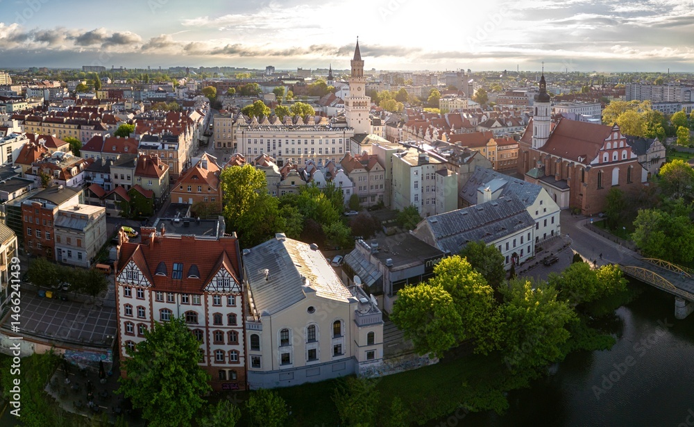 Obraz premium piękna panorama Opola wiosną o wschodzie słońca