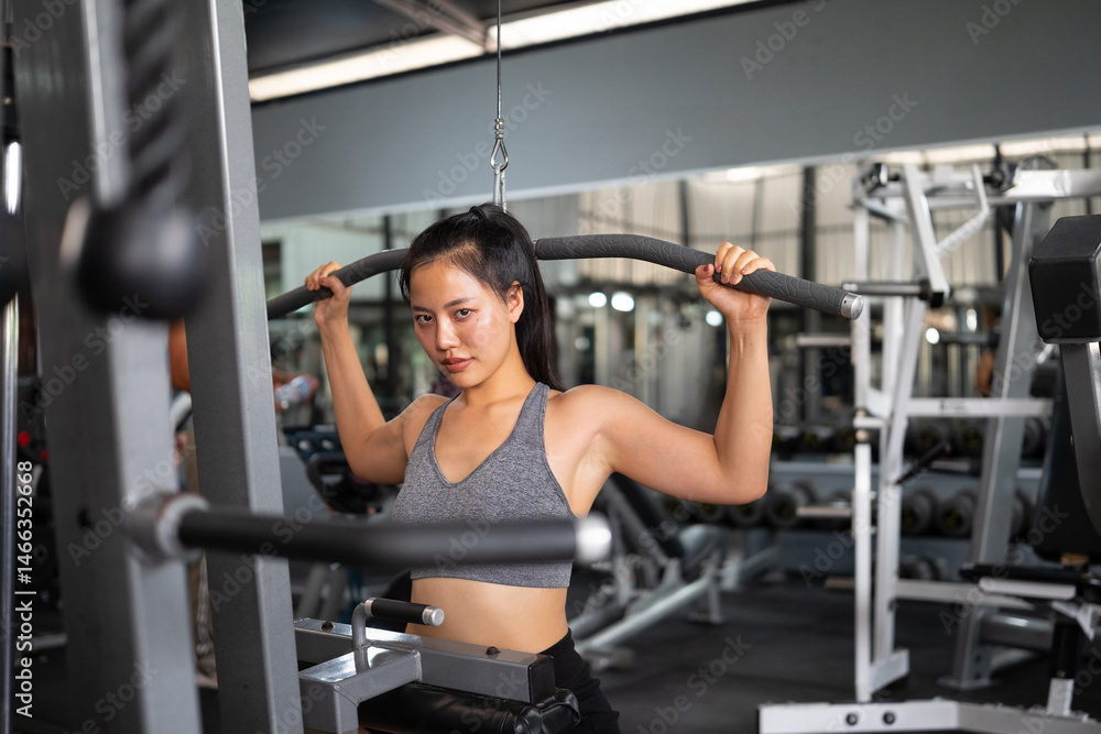 Fototapeta premium Women playing fitness are fat and pull up